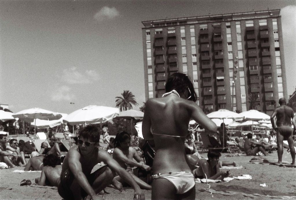 Barceloneta 5 - Miradas cruzadas