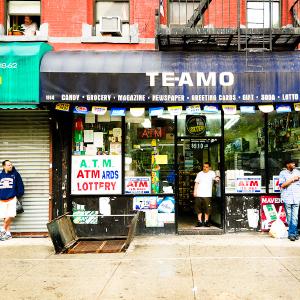 20090620_fran_simo_0016_HSC_7181_dxo_Harlem-New-York-Places-store-front-Store-Fronts-Travelbook_v3-Travelbook_v4.jpg