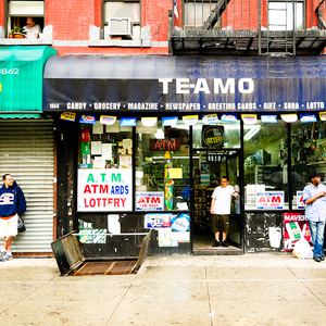 20090620_fran_simo_0016_HSC_7181_dxo_Harlem-New-York-Places-store-front-Store-Fronts-Travelbook_v3-Travelbook_v4.jpg