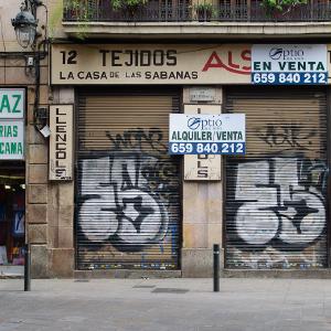 20100311_fran_simo_0010__JSC7309_Es-Lloga-store-front.jpg