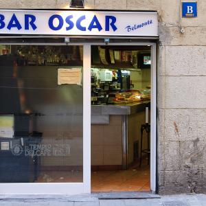 20100516_fran_simo_0023_Bar-Oscar_JSC9665-Editar_raval-Store-Fronts.jpg