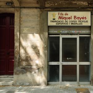 20110413_fran_simo_0019_Fills-de-Miquel-Bayes_LSC7173_Barcelona-store-front.jpg
