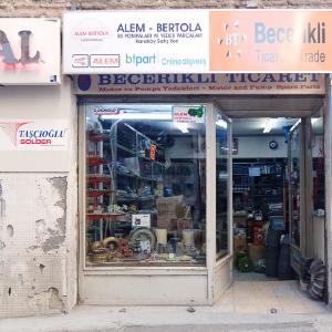 20120924_0080__DXO-_estambul-_Istambul-_store_front_fran_simo__A002985_DxO.jpg