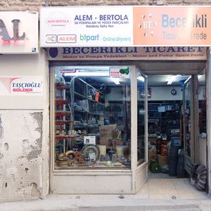 20120924_0080__DXO-_estambul-_Istambul-_store_front_fran_simo__A002985_DxO.jpg